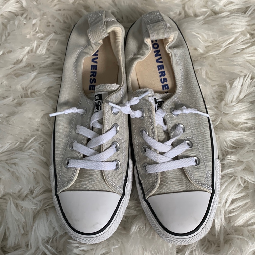 Like new converse light grey shoreline sneakers size 7.5